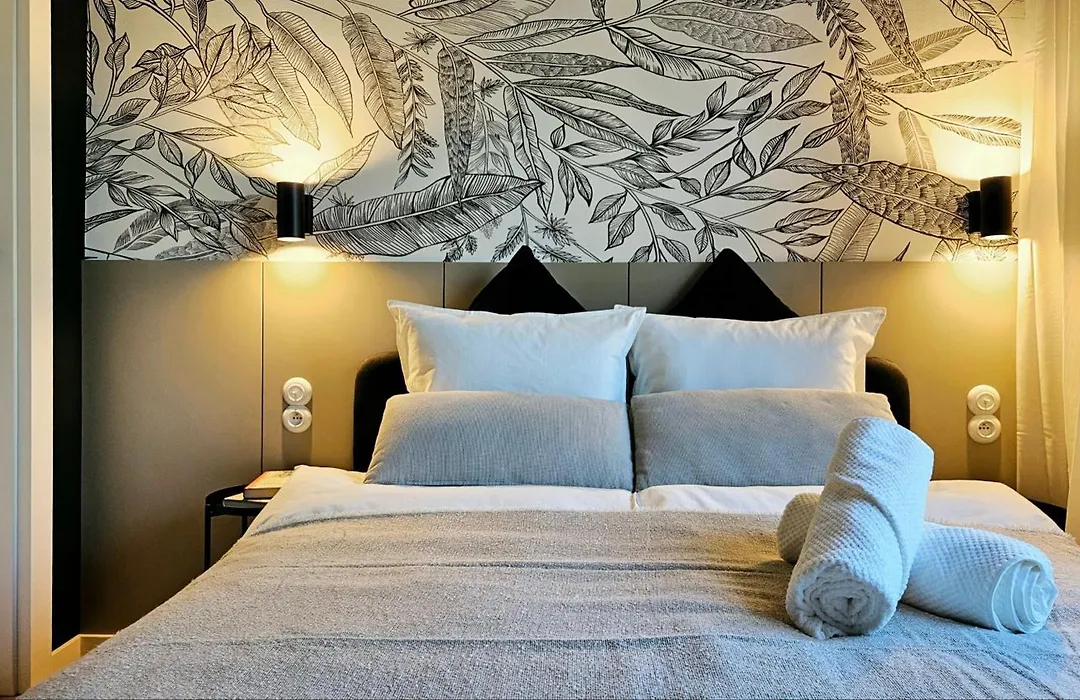 NEST Sopot, Garden Apartment with Bathtub, Apartament z ogródkiem i wanną-1